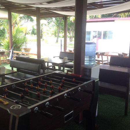 Check In And Chill Out Hotel Ban Laem Sok Bagian luar foto