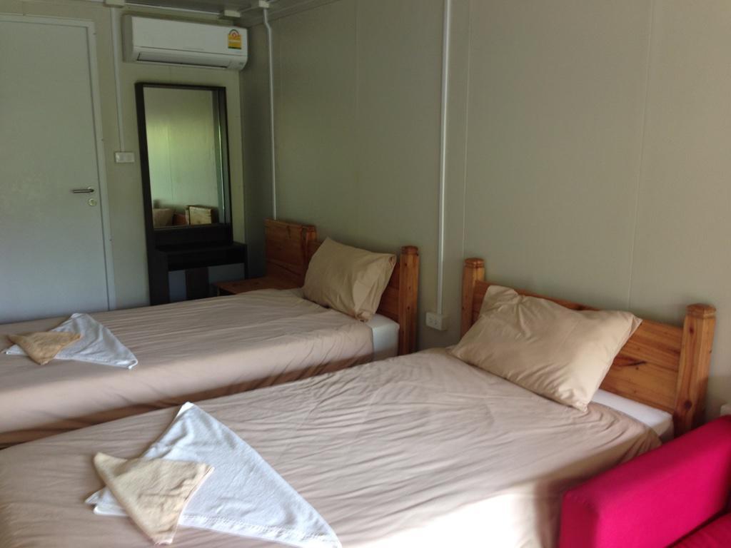 Check In And Chill Out Hotel Ban Laem Sok Bagian luar foto