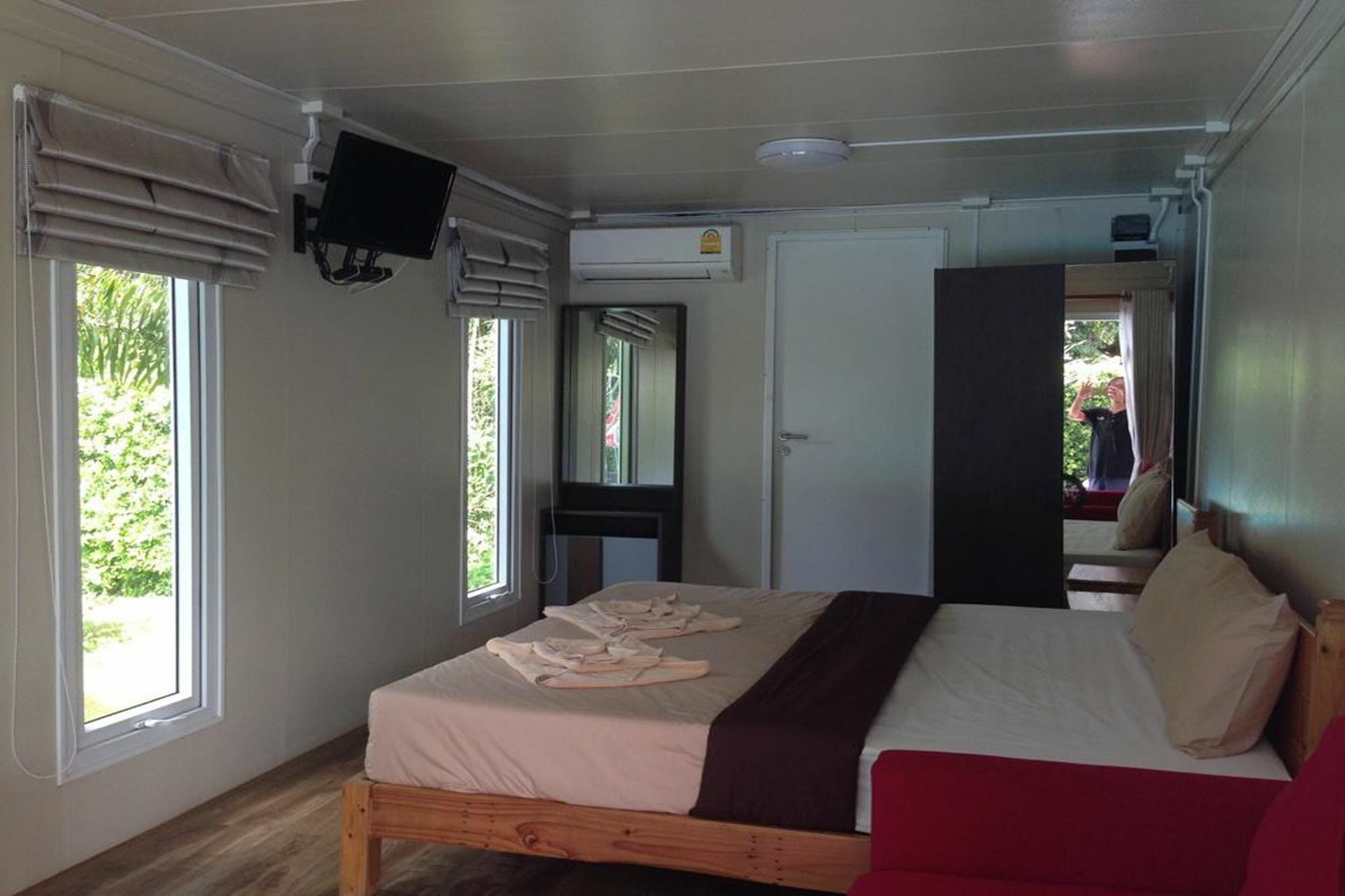 Check In And Chill Out Hotel Ban Laem Sok Bagian luar foto