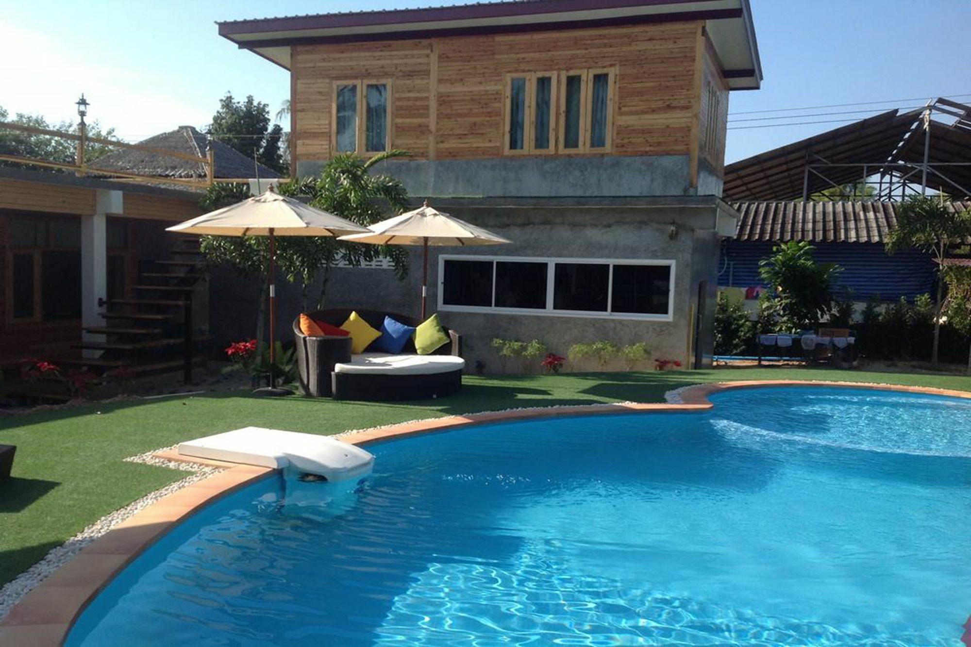 Check In And Chill Out Hotel Ban Laem Sok Bagian luar foto